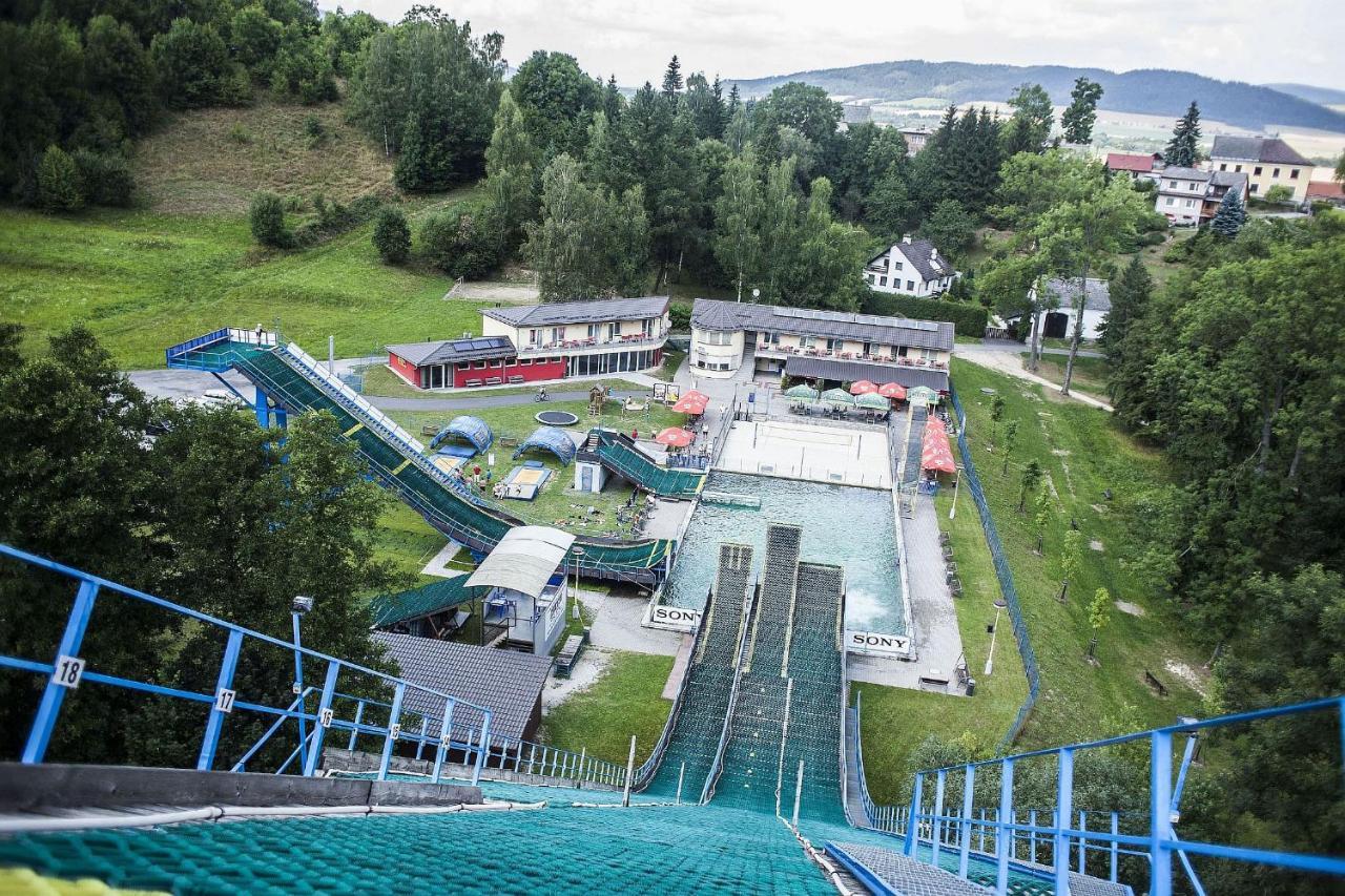 Penzion Acrobat Park Štíty Exteriör bild