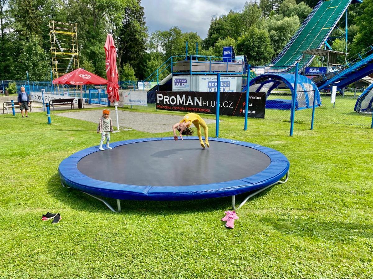 Penzion Acrobat Park Štíty Exteriör bild